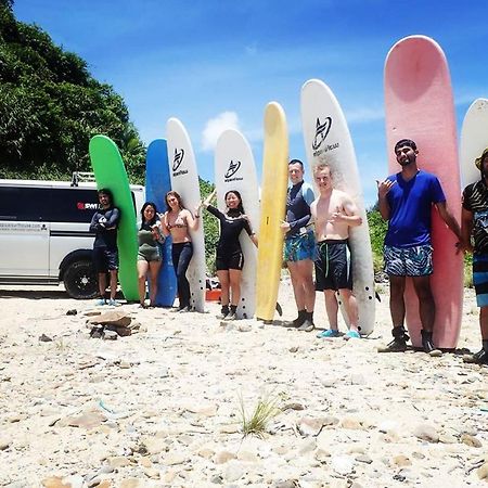 Tropical Surf House Okinawa Hotel Onna Buitenkant foto