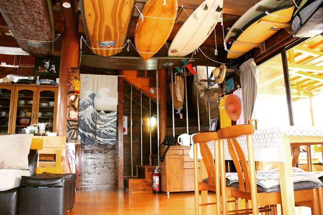 Tropical Surf House Okinawa Hotel Onna Buitenkant foto
