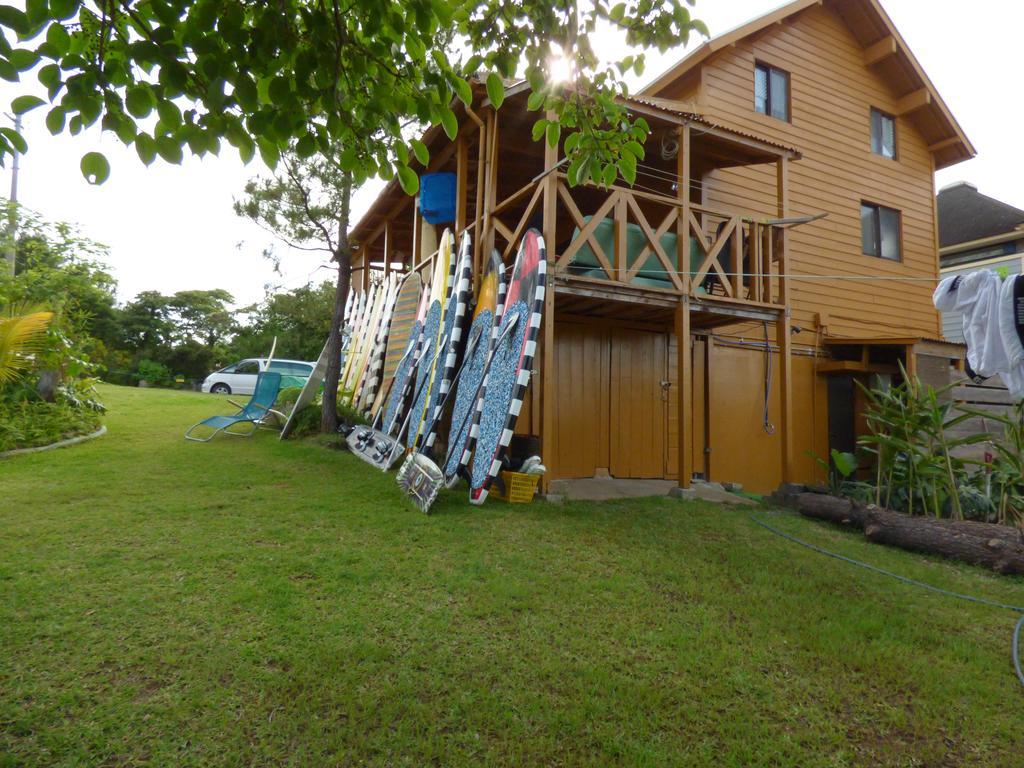Tropical Surf House Okinawa Hotel Onna Buitenkant foto
