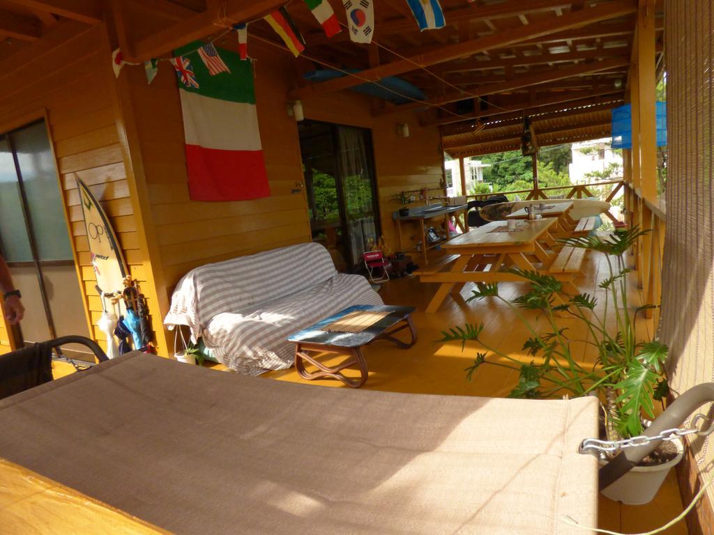 Tropical Surf House Okinawa Hotel Onna Buitenkant foto