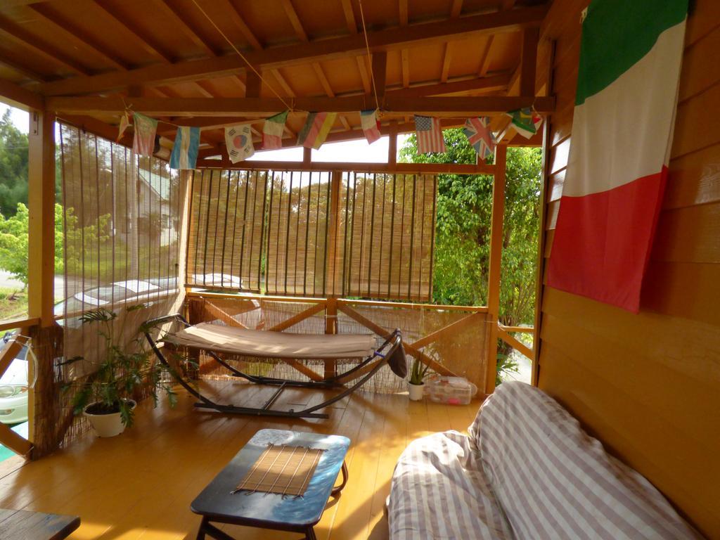 Tropical Surf House Okinawa Hotel Onna Buitenkant foto
