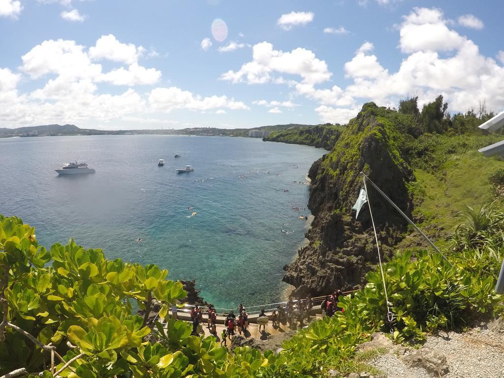 Tropical Surf House Okinawa Hotel Onna Buitenkant foto