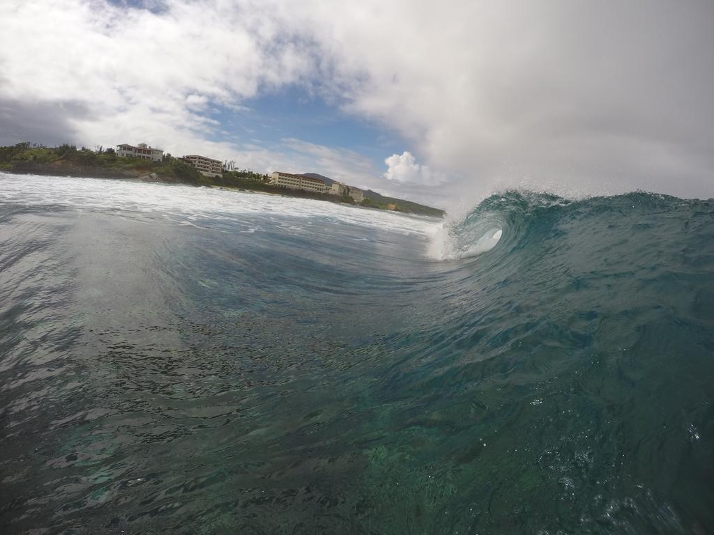 Tropical Surf House Okinawa Hotel Onna Buitenkant foto