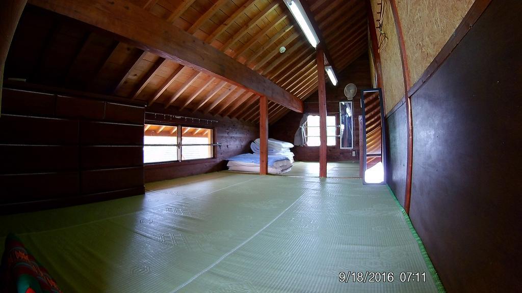 Tropical Surf House Okinawa Hotel Onna Buitenkant foto