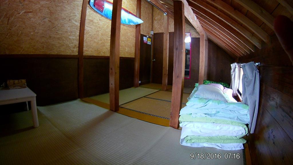 Tropical Surf House Okinawa Hotel Onna Buitenkant foto