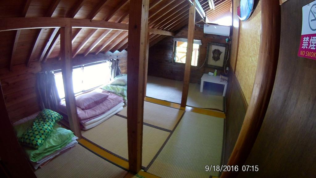 Tropical Surf House Okinawa Hotel Onna Buitenkant foto