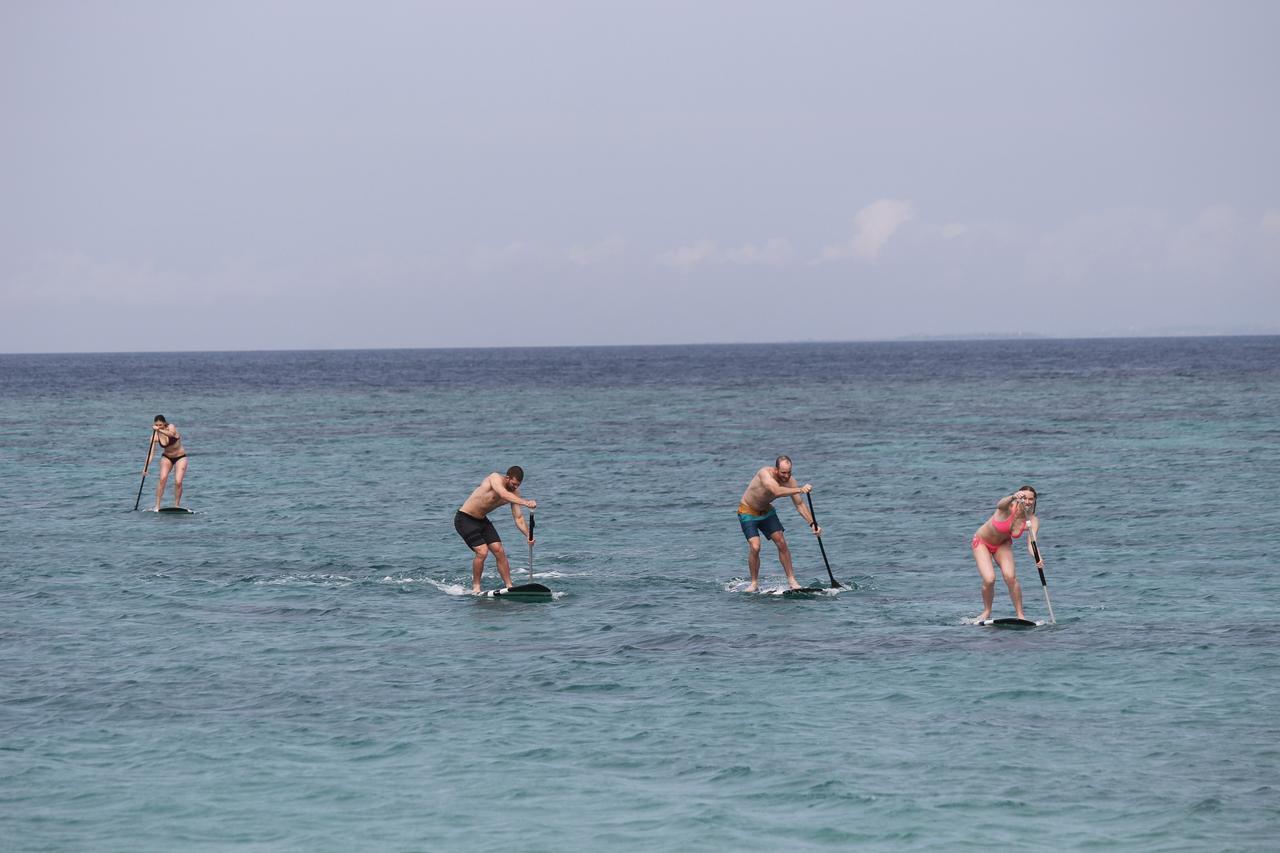Tropical Surf House Okinawa Hotel Onna Buitenkant foto