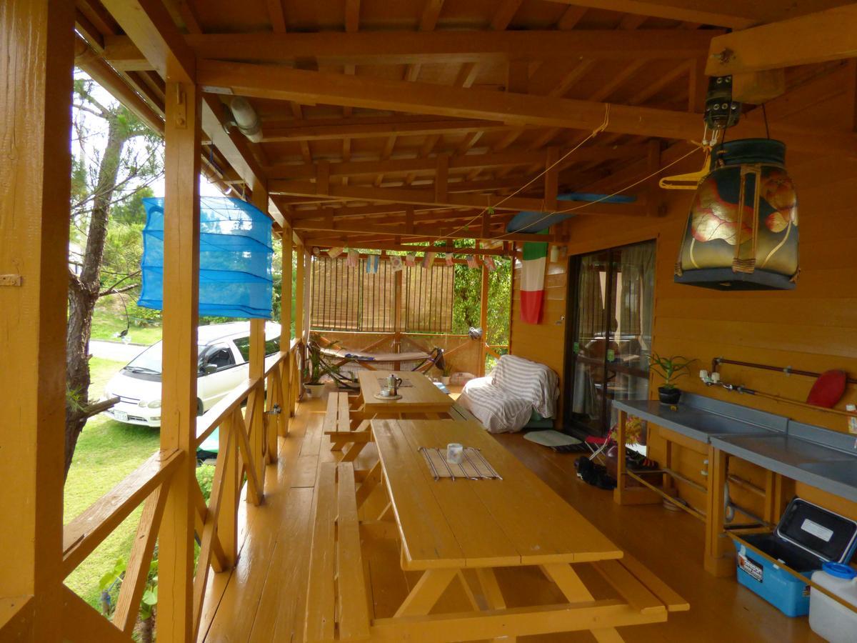 Tropical Surf House Okinawa Hotel Onna Buitenkant foto